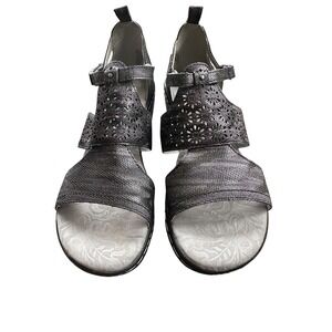JBU Jambu Wedge Sandals Women 7.5 Metallic Pewter Excellent Laser Cut Shimmer